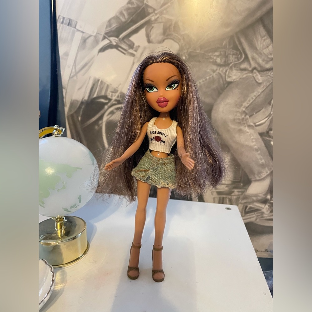 Jazmin MGA first edition Vintage Brat doll